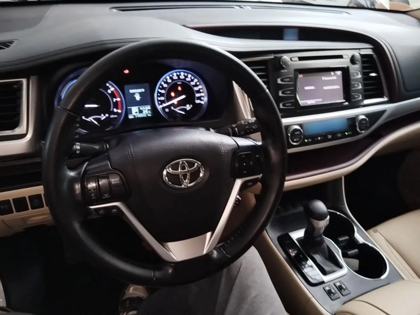 Toyota Highlander 2015 2.0T Two-Wheel Drive Luxury Edition 7 Seats — миниатюра 12
