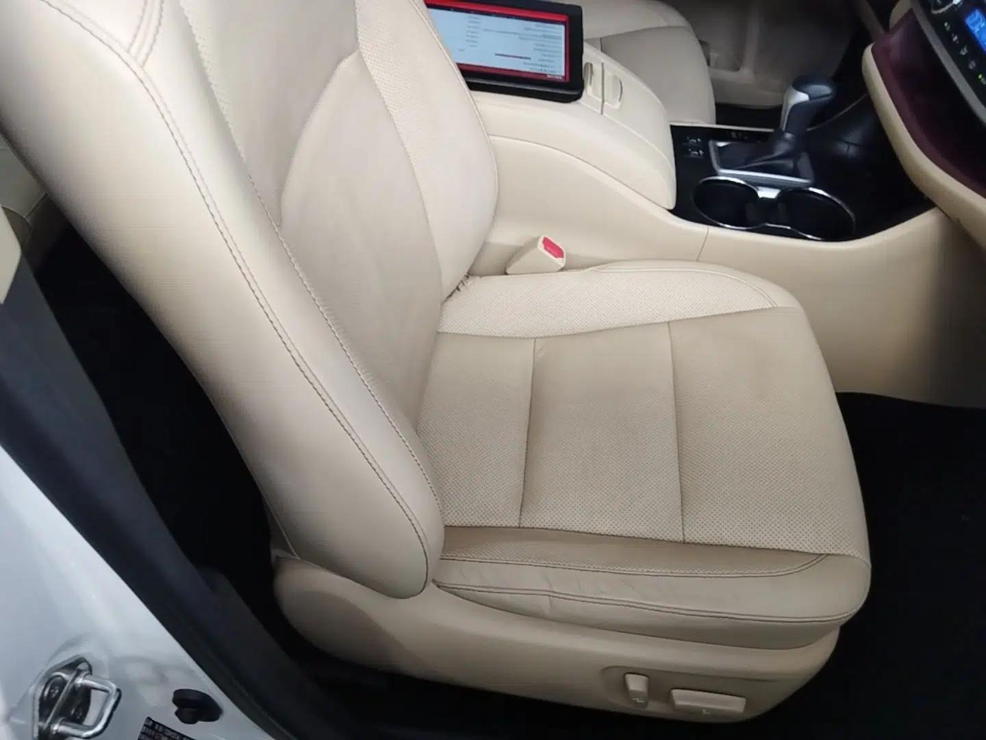 Toyota Highlander 2015 2.0T Two-Wheel Drive Luxury Edition 7 Seats — миниатюра 19