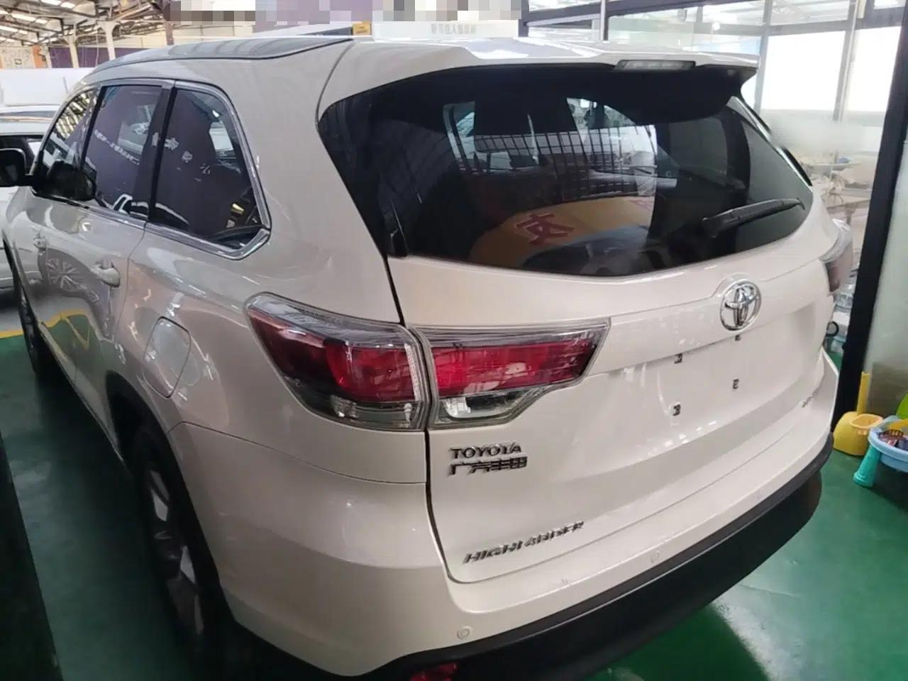 Toyota Highlander 2015 2.0T Two-Wheel Drive Luxury Edition 7 Seats — миниатюра 4