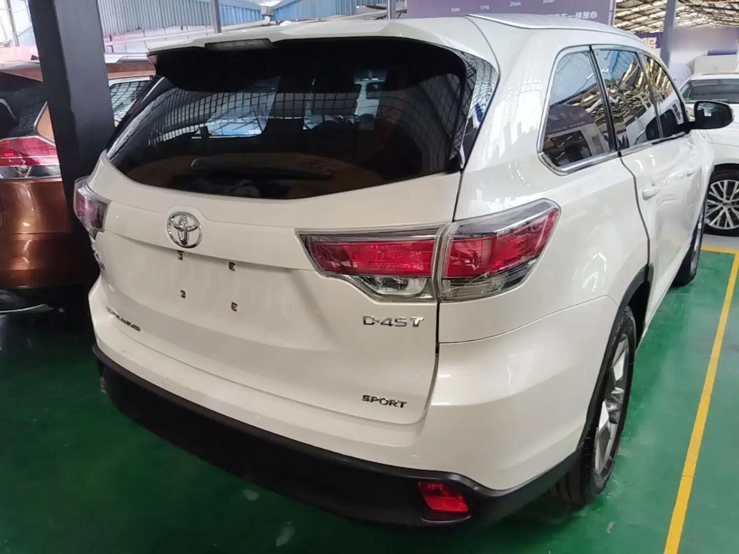 Toyota Highlander 2015 2.0T Two-Wheel Drive Luxury Edition 7 Seats — миниатюра 6
