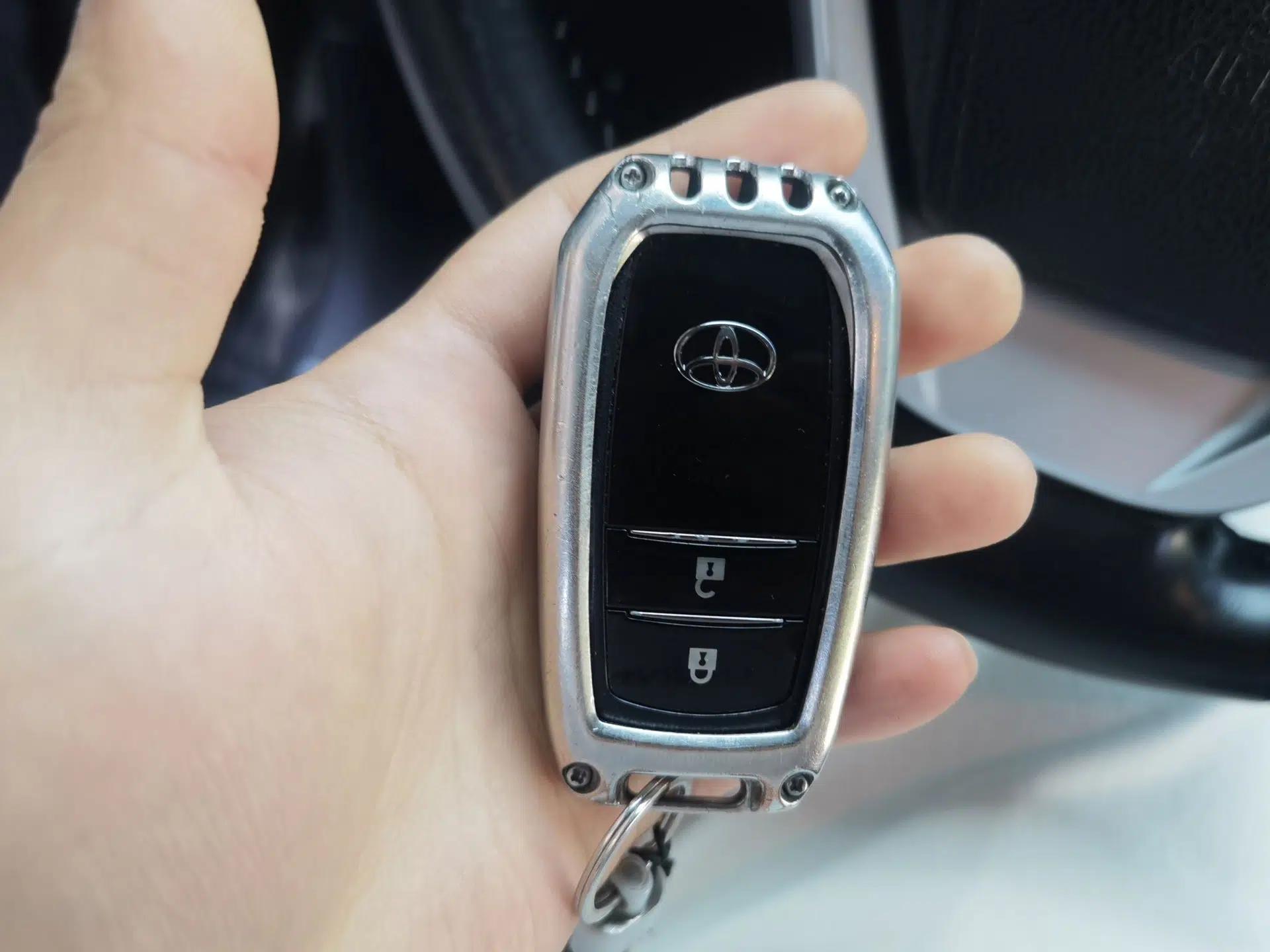 Toyota Highlander 2015 2.0T Four-Wheel Drive Luxury Edition 7-Seater — миниатюра 17