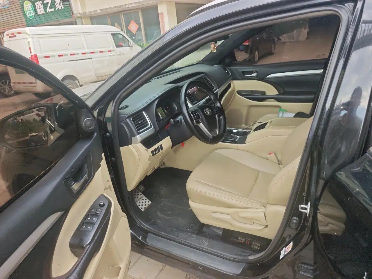 Toyota Highlander 2018 2.0T Four-Wheel Drive Elite Edition 7 Seats China V Standard — миниатюра 16