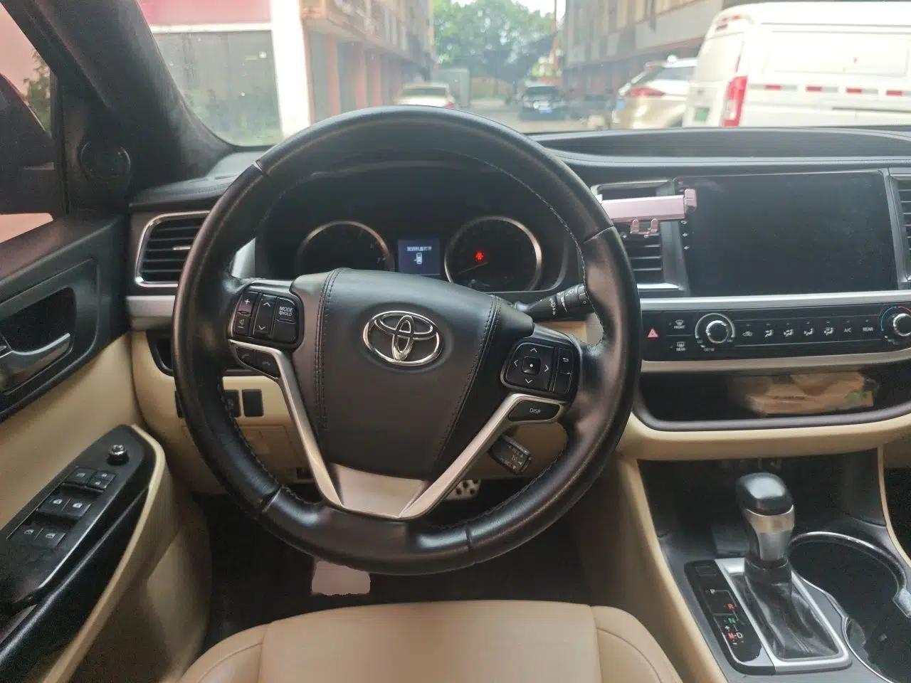Toyota Highlander 2018 2.0T Four-Wheel Drive Elite Edition 7 Seats China V Standard — миниатюра 10