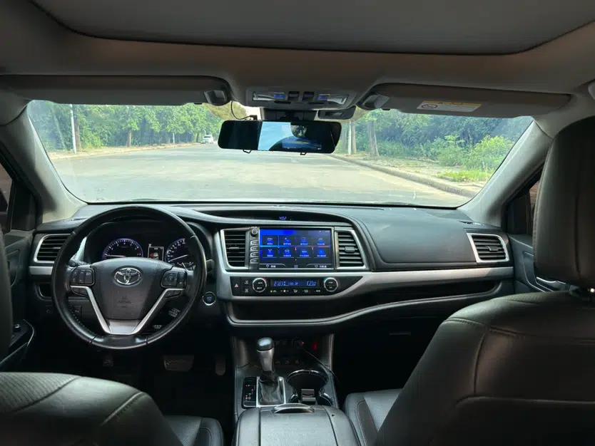 Toyota Highlander 2018 2.0T Four-Wheel Drive Luxury Version 7 Seats China VI Standard — миниатюра 2