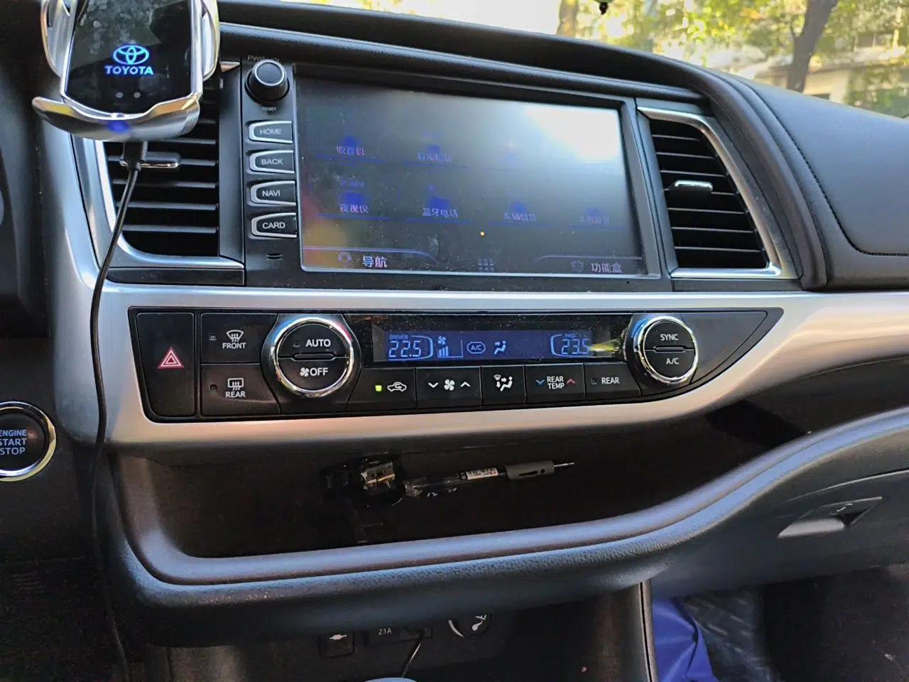 Toyota Highlander 2018 2.0T Four-Wheel Drive Luxury Version 7 Seats China VI Standard — миниатюра 13