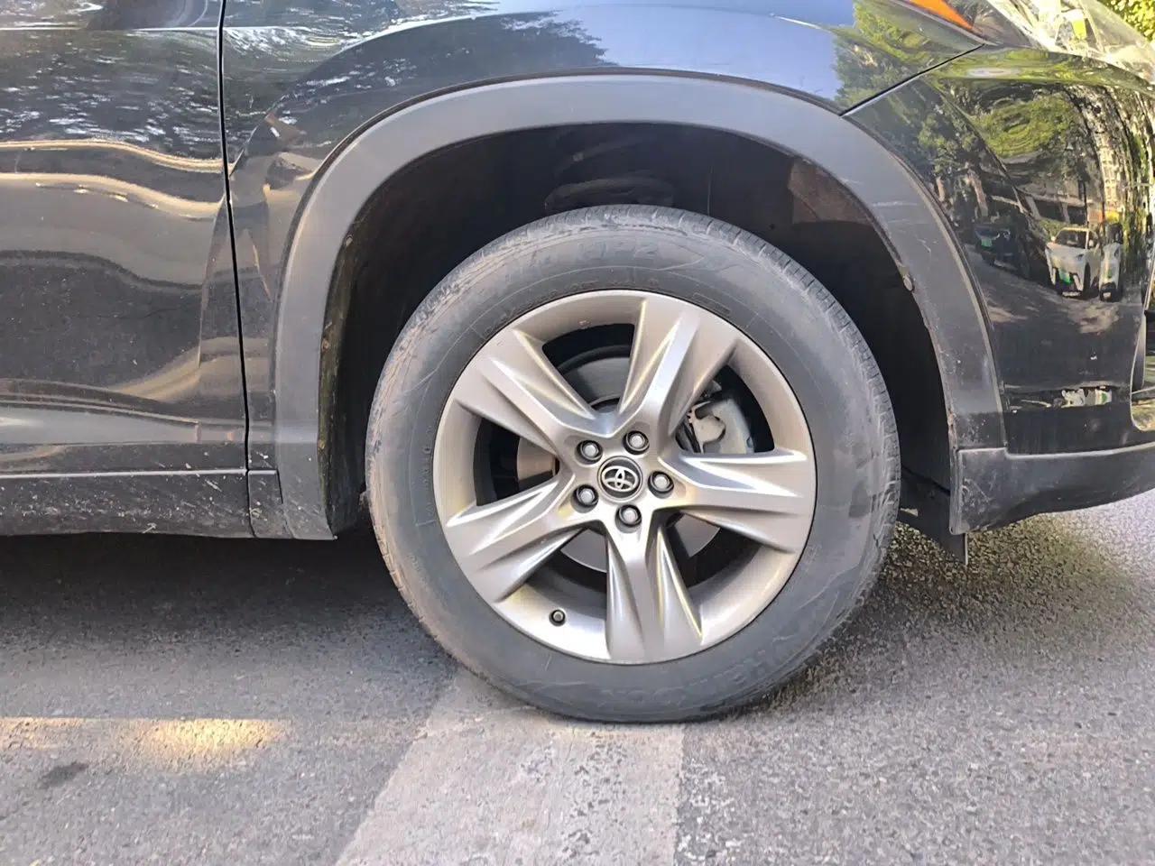 Toyota Highlander 2018 2.0T Four-Wheel Drive Luxury Version 7 Seats China VI Standard — миниатюра 8