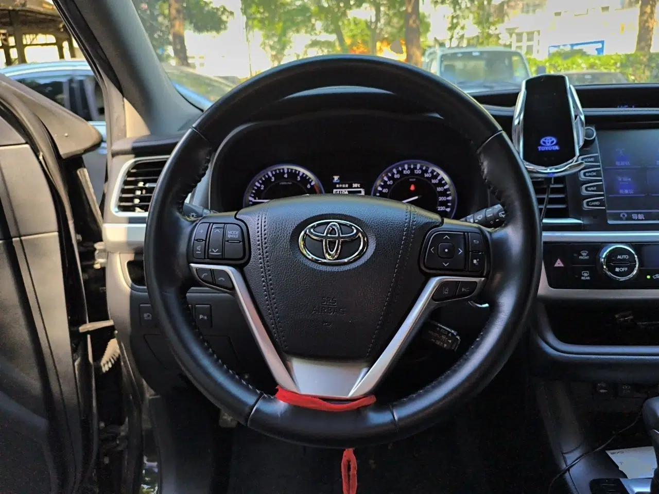 Toyota Highlander 2018 2.0T Four-Wheel Drive Luxury Version 7 Seats China VI Standard — миниатюра 10