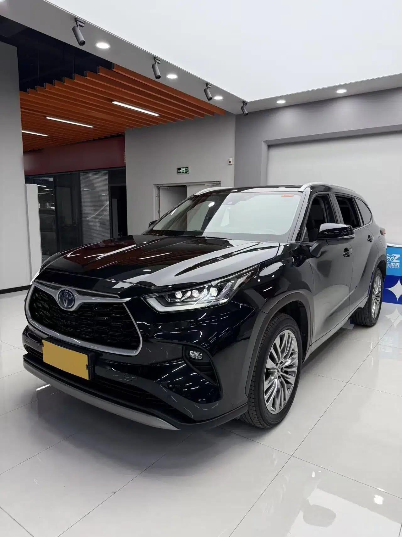 Toyota Highlander 2023 2.5L Smart Electric Hybrid Dual-Engine Four-Wheel Drive Prestige Version – 7 Seats — миниатюра 1