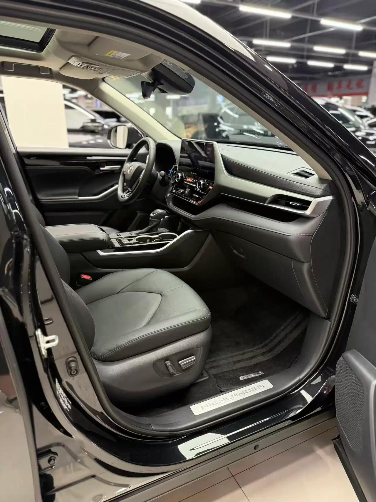 Toyota Highlander 2023 2.5L Smart Electric Hybrid Dual-Engine Four-Wheel Drive Prestige Version – 7 Seats — миниатюра 14