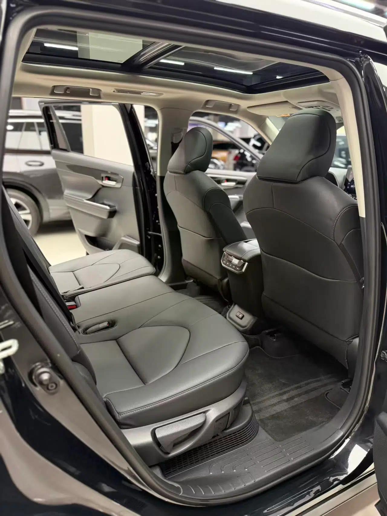 Toyota Highlander 2023 2.5L Smart Electric Hybrid Dual-Engine Four-Wheel Drive Prestige Version – 7 Seats — миниатюра 15