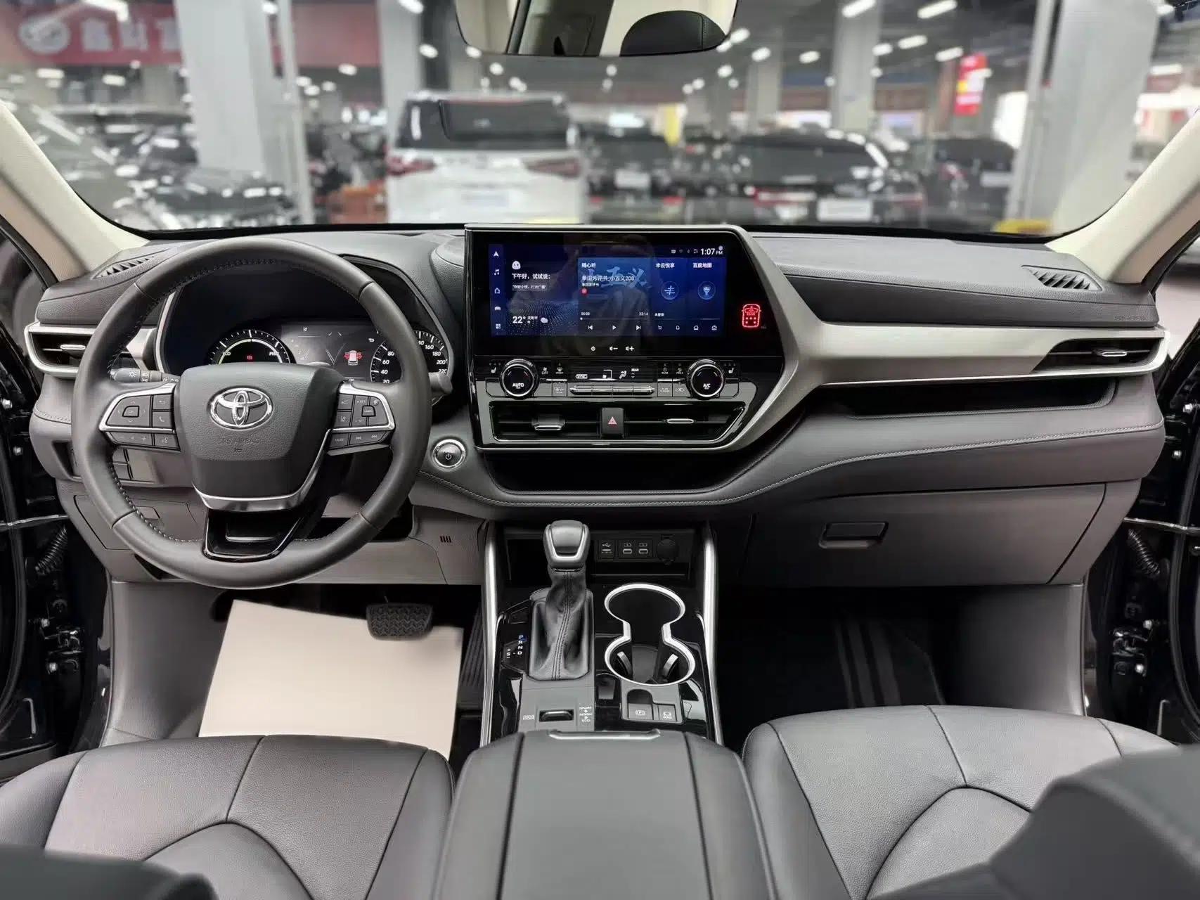 Toyota Highlander 2023 2.5L Smart Electric Hybrid Dual-Engine Four-Wheel Drive Prestige Version – 7 Seats — миниатюра 9