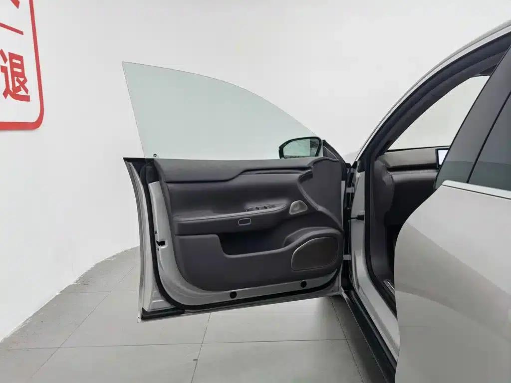 NIO ET7 2023 model 75kWh — миниатюра 8