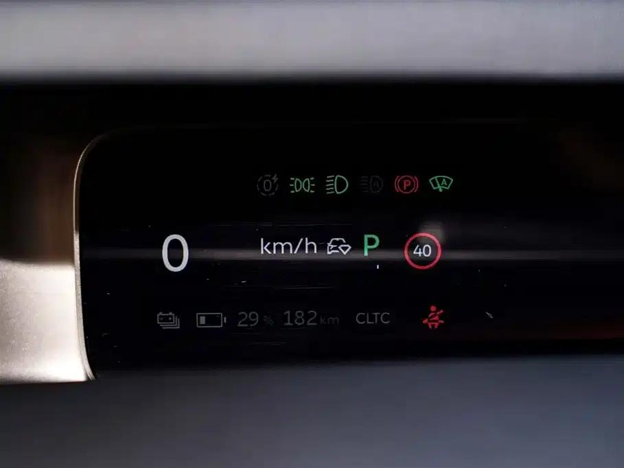 NIO ET9 2025 Model 102kWh First Edition Limited Edition — миниатюра 11