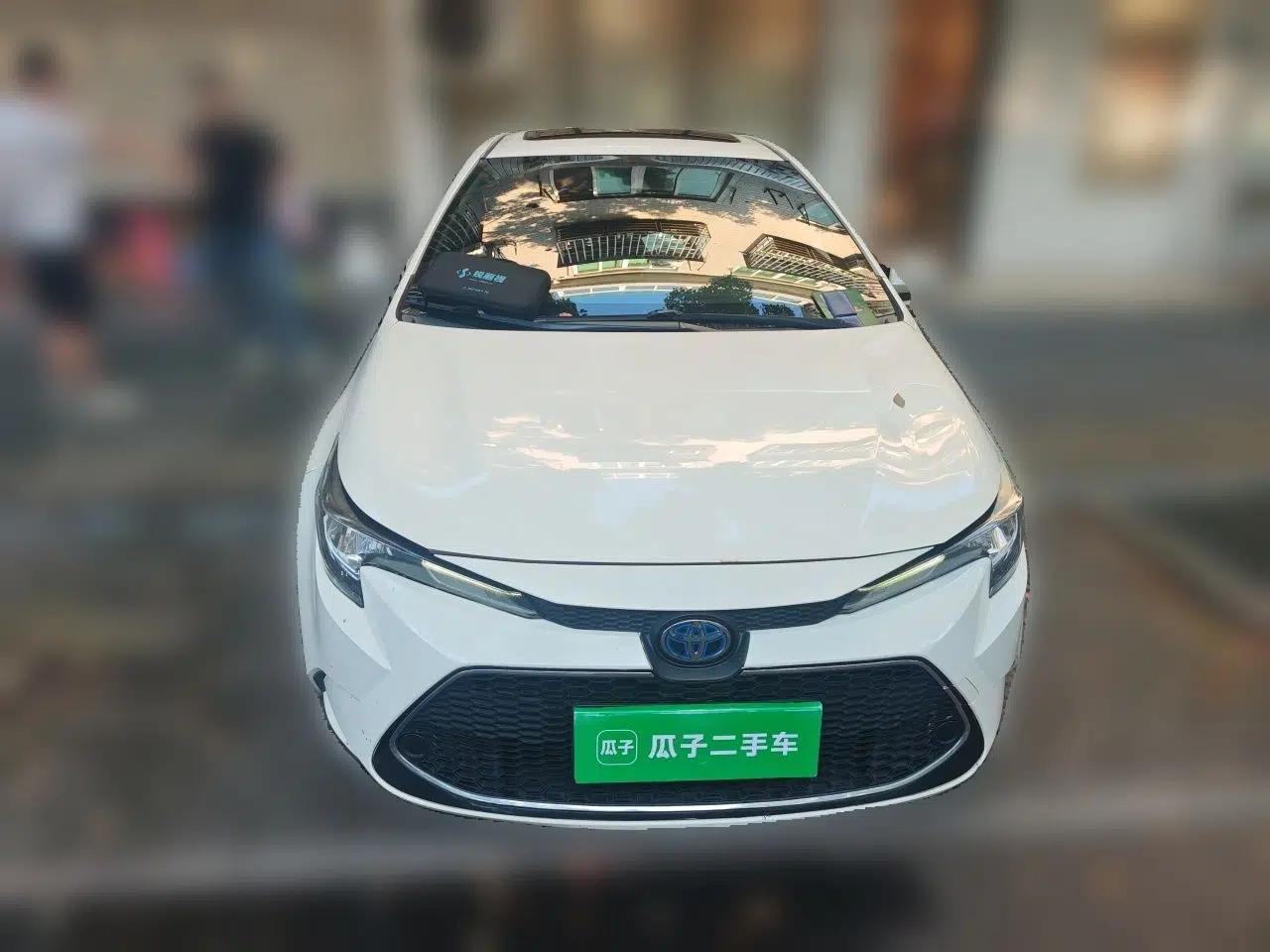 Toyota Levin 2019 Dual-Engine 1.8H E-CVT Luxury Edition China VI Standard — миниатюра 2