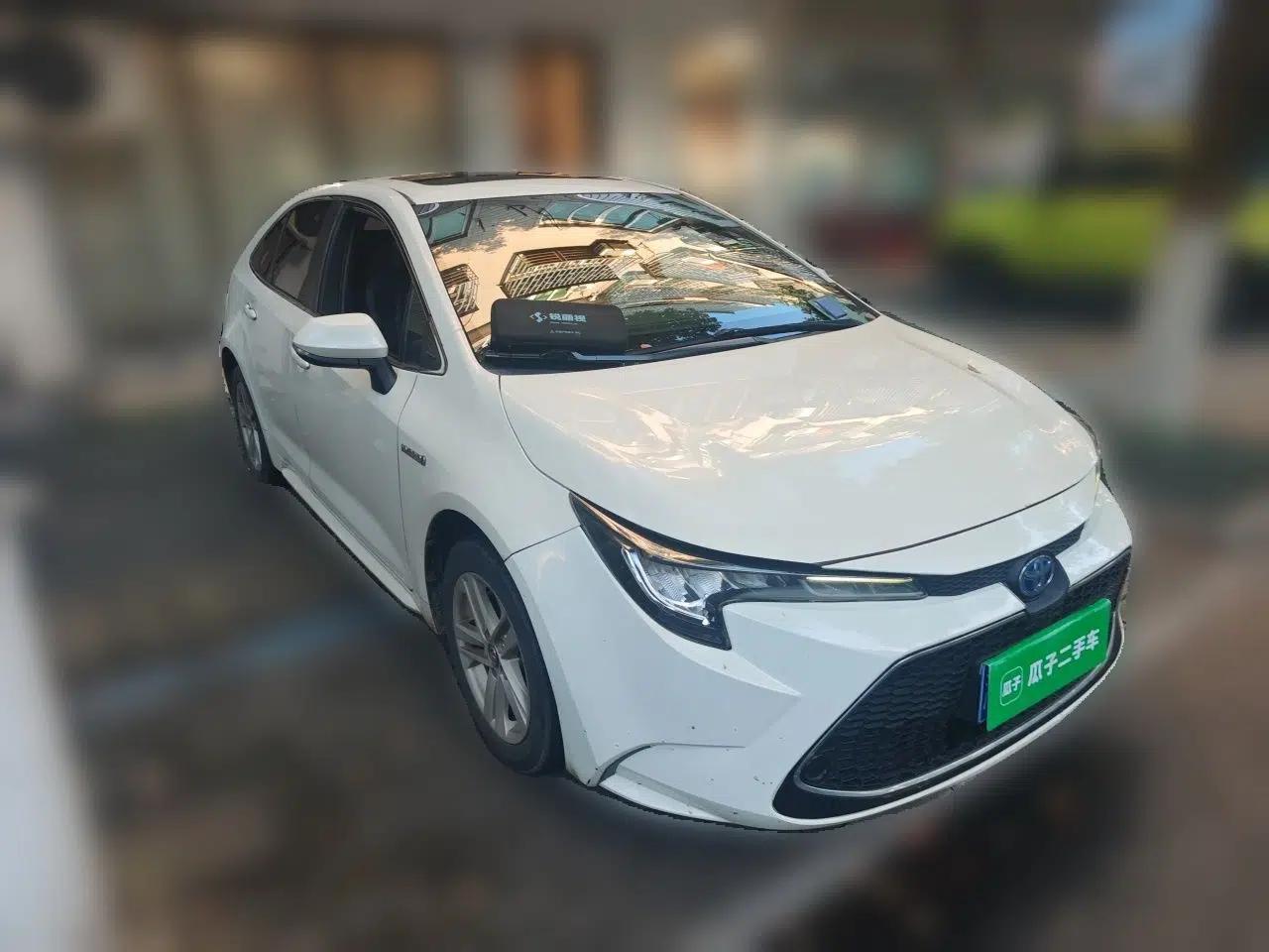 Toyota Levin 2019 Dual-Engine 1.8H E-CVT Luxury Edition China VI Standard — миниатюра 3