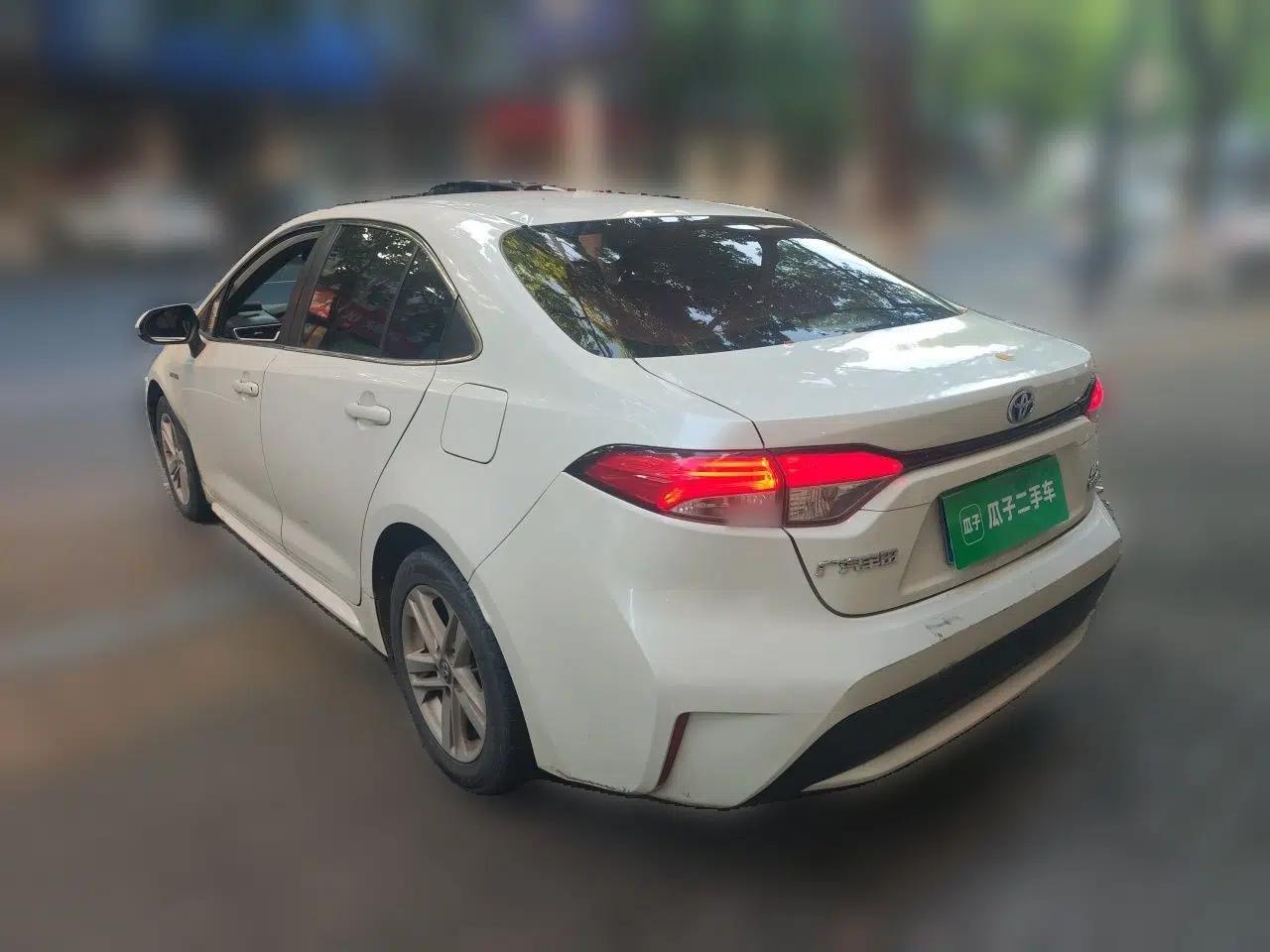 Toyota Levin 2019 Dual-Engine 1.8H E-CVT Luxury Edition China VI Standard — миниатюра 4