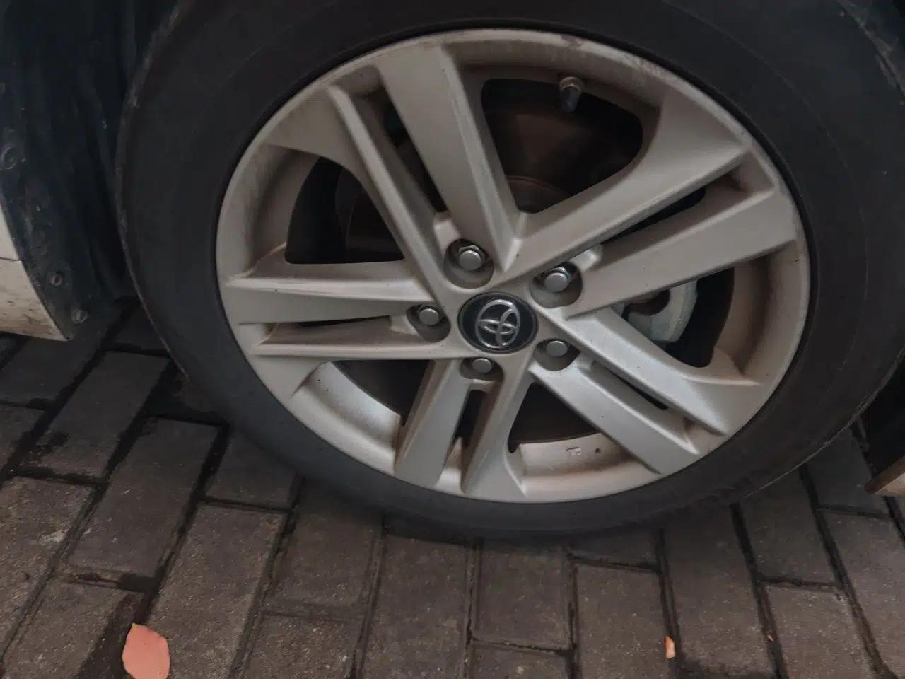 Toyota Levin 2019 Dual-Engine 1.8H E-CVT Luxury Edition China VI Standard — миниатюра 8