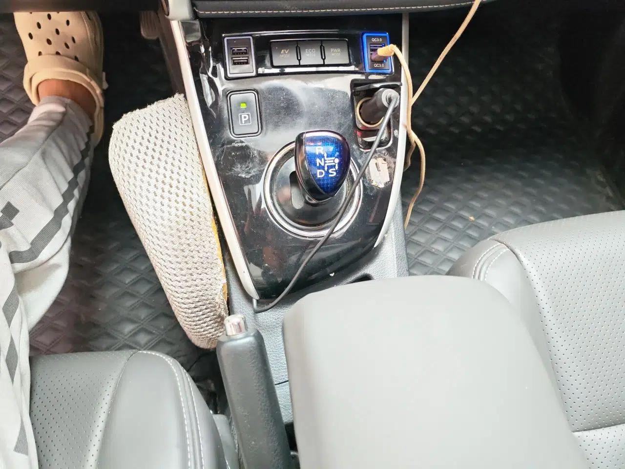 Toyota Levin 2017 Revised Dual-Engine 1.8H GS E-CVT Elite Sunroof Version China V Standard — миниатюра 14