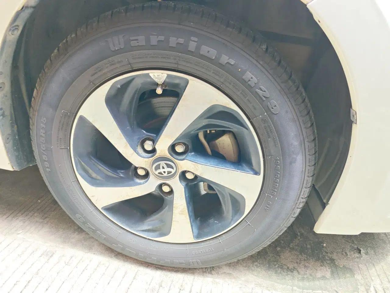 Toyota Levin 2017 Revised Dual-Engine 1.8H GS E-CVT Elite Sunroof Version China V Standard — миниатюра 8