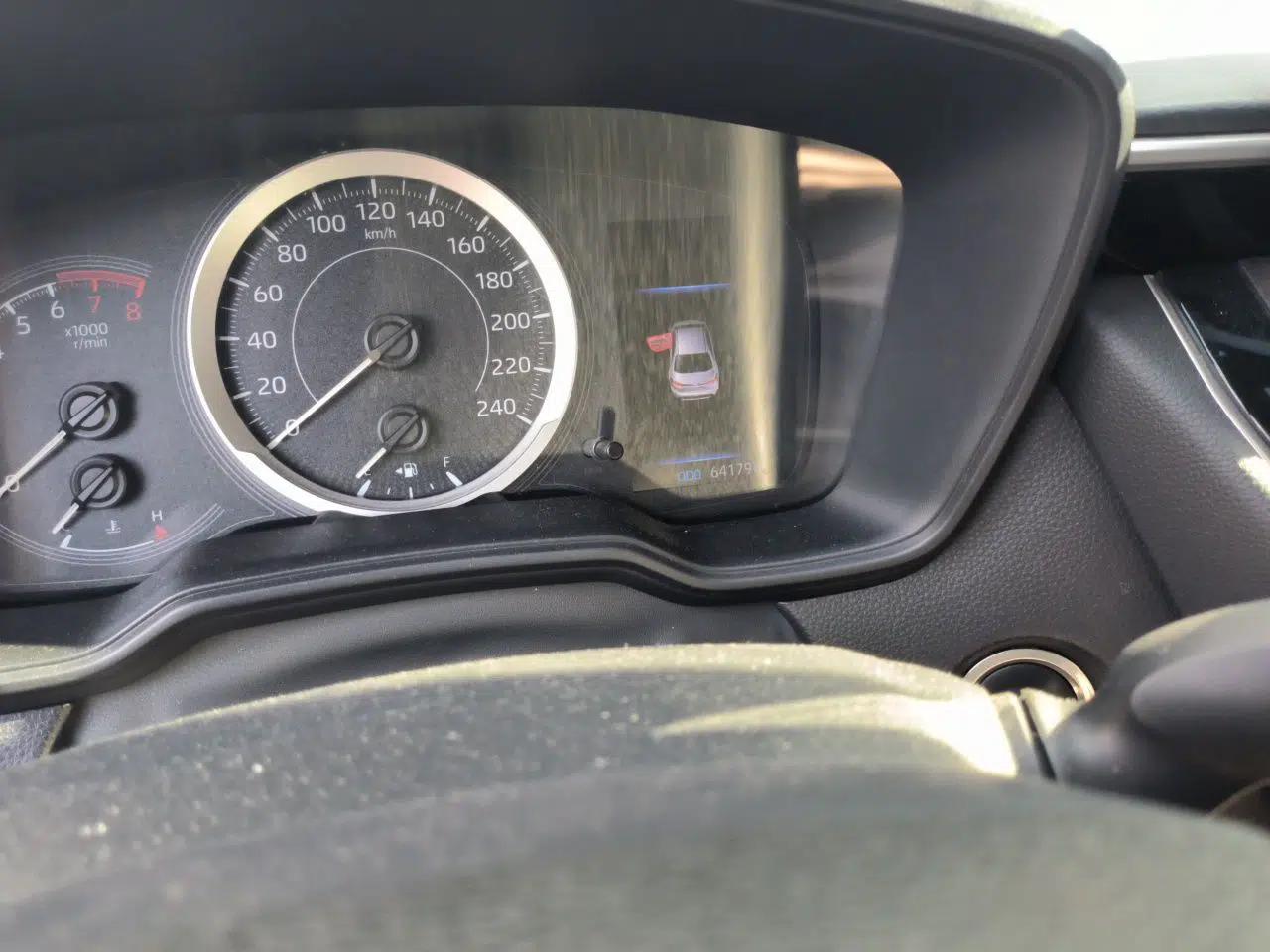 Toyota Levin 2019 185T CVT Sport Edition China V Standard — миниатюра 12