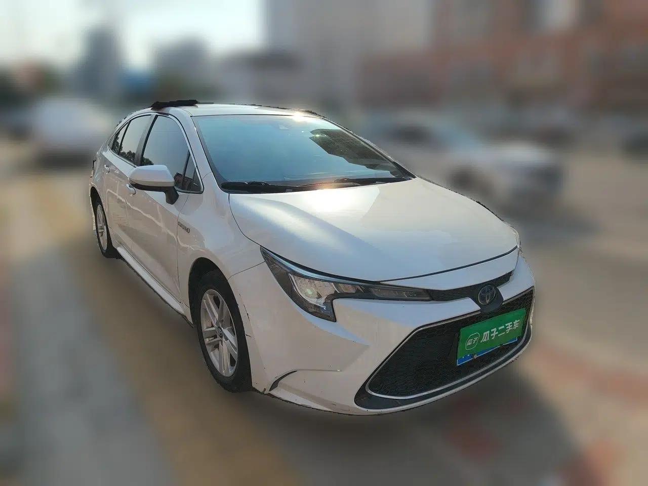 Toyota Levin 2021 Dual-Engine 1.8H E-CVT Luxury Edition — миниатюра 3