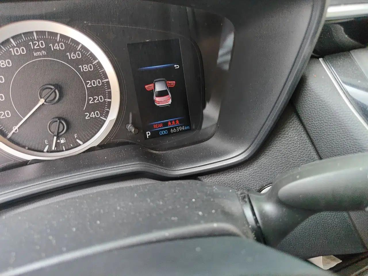 Toyota Levin 2021 185T CVT Sport Edition — миниатюра 12