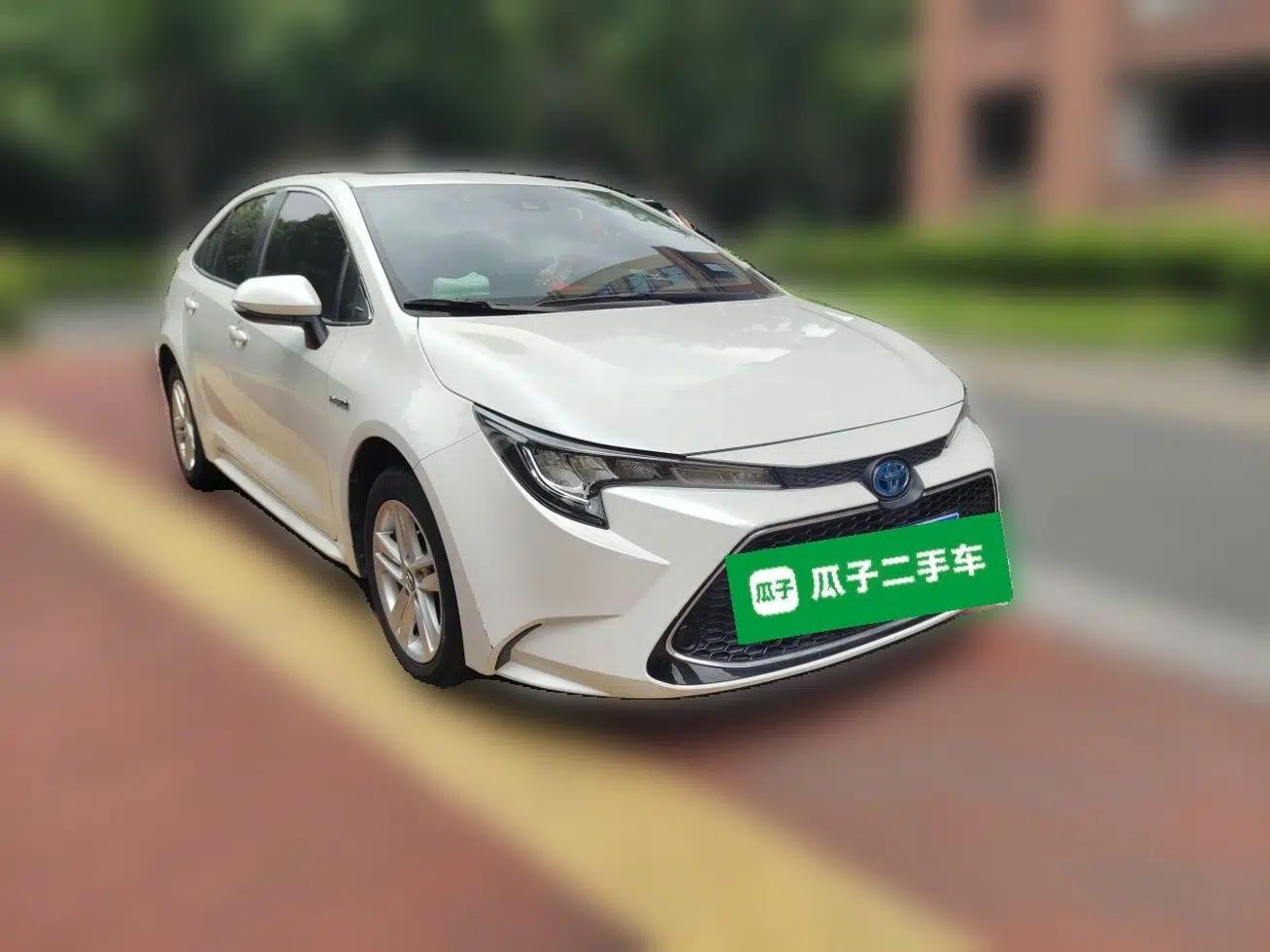 Toyota Levin 2021 Dual-Engine 1.8H E-CVT Luxury Edition — миниатюра 3
