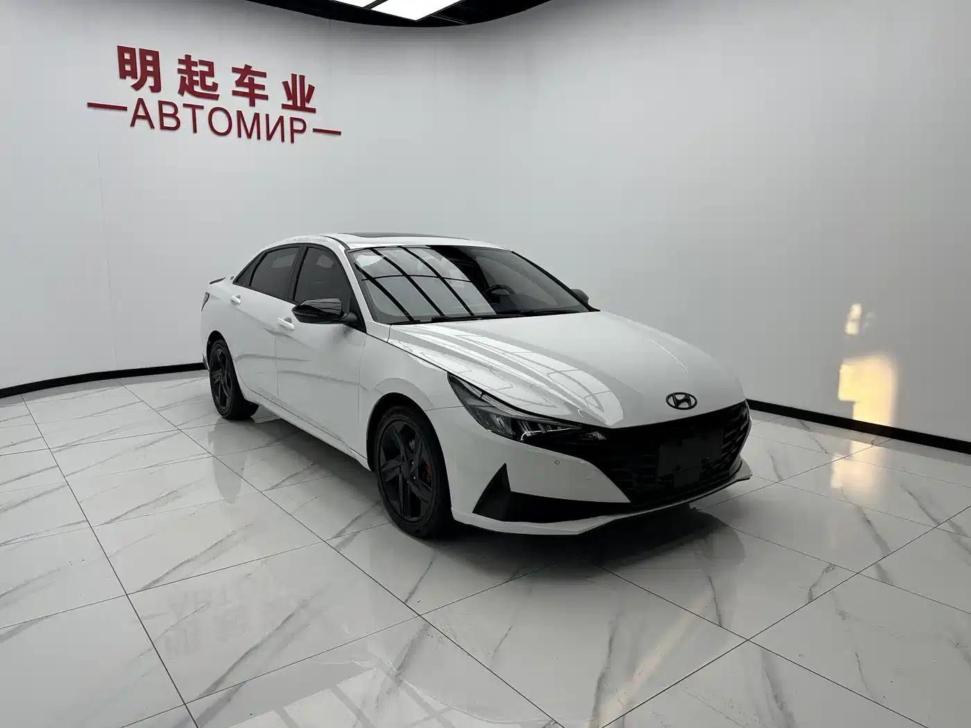 Hyundai Elantra 2022 1.5L CVT 20th Anniversary Edition — миниатюра 3