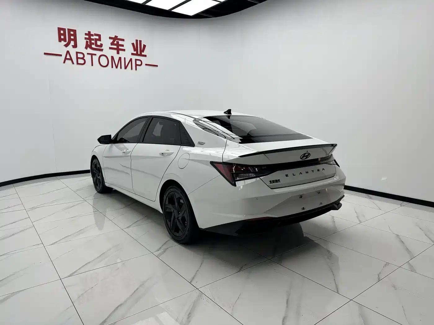 Hyundai Elantra 2022 1.5L CVT 20th Anniversary Edition — миниатюра 8