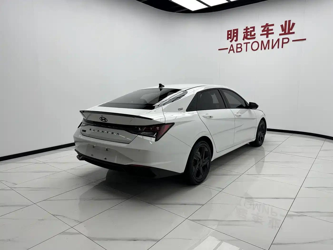 Hyundai Elantra 2022 1.5L CVT 20th Anniversary Edition — миниатюра 9