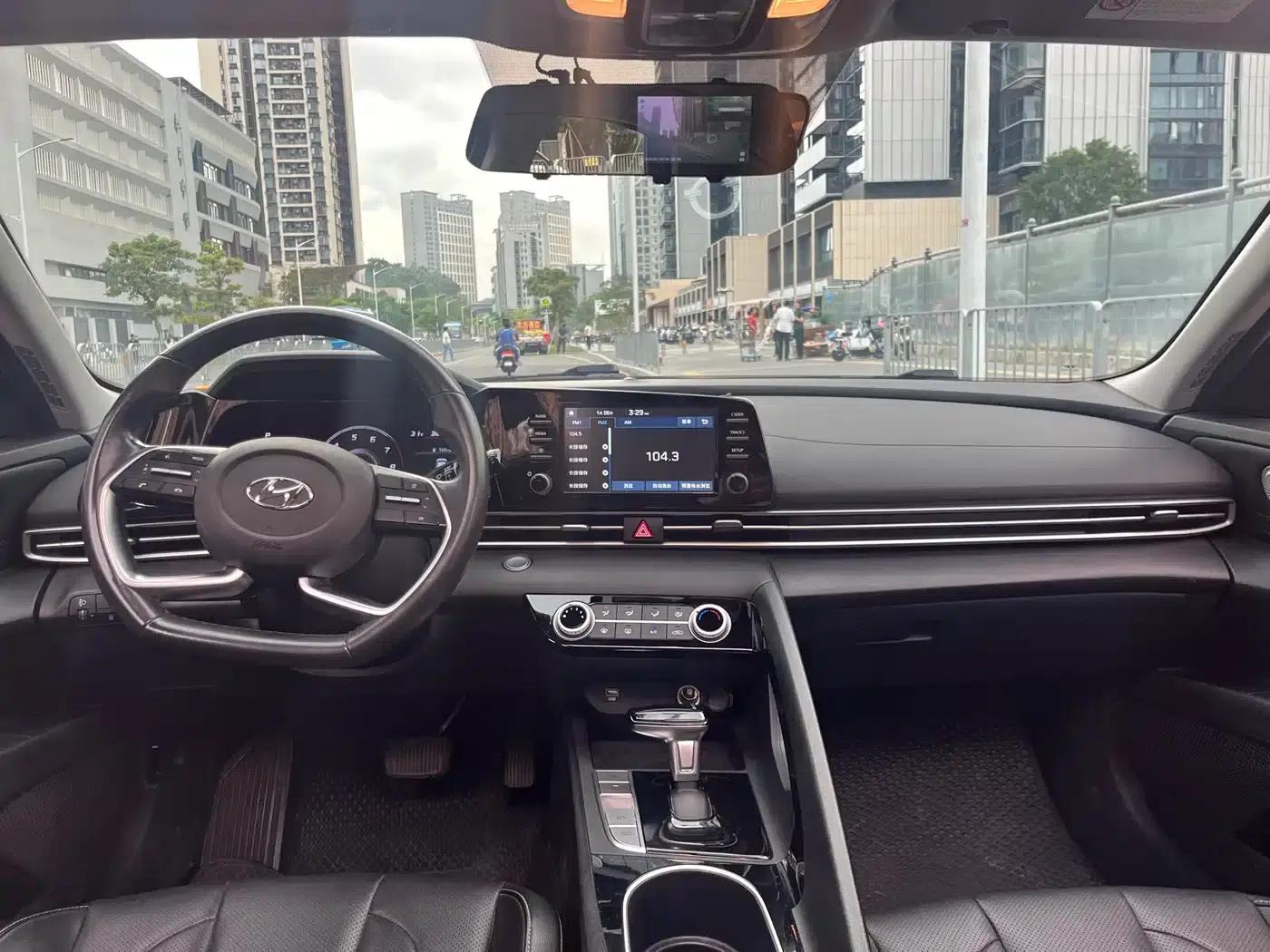 Hyundai Elantra 2021 1.5L CVT GLX Elite Edition — миниатюра 8