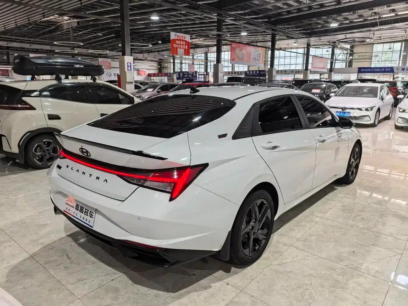 Hyundai Elantra 2022 1.5L CVT 20th Anniversary Edition — миниатюра 2