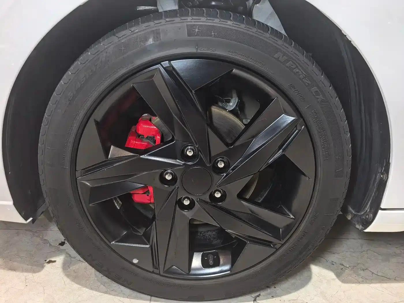 Hyundai Elantra 2022 1.5L CVT 20th Anniversary Edition — миниатюра 11