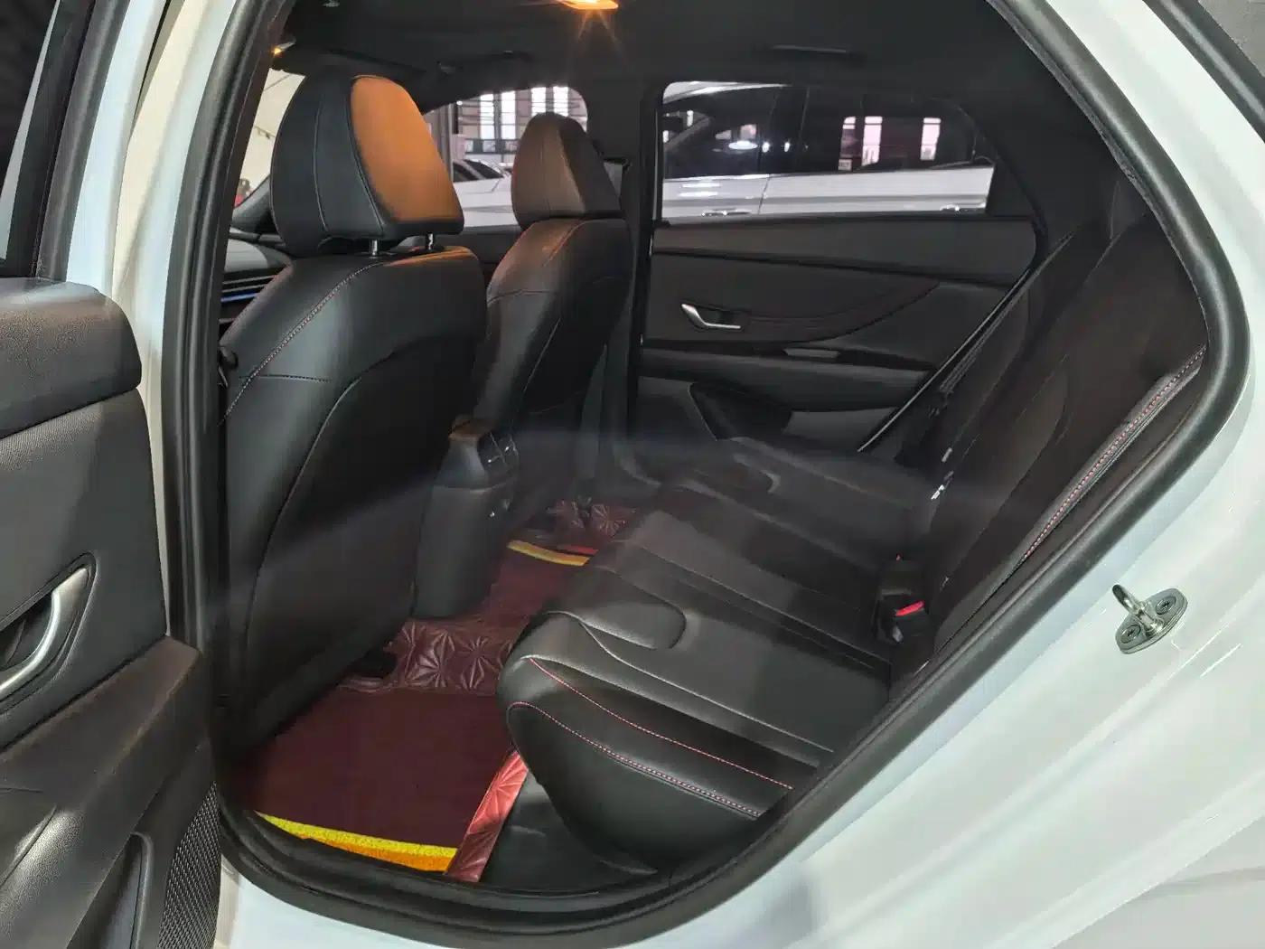 Hyundai Elantra 2022 1.5L CVT 20th Anniversary Edition — миниатюра 4