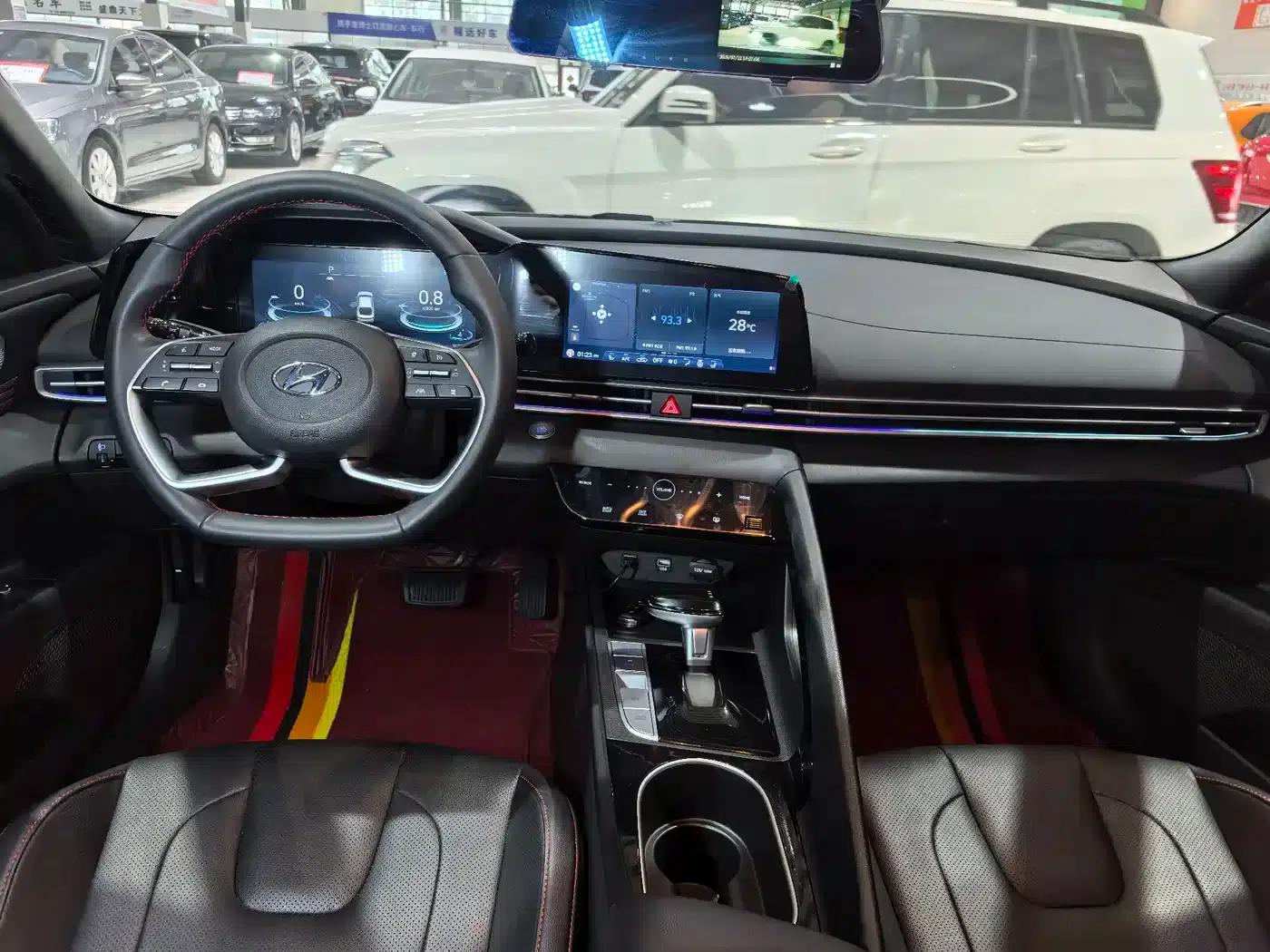 Hyundai Elantra 2022 1.5L CVT 20th Anniversary Edition — миниатюра 5