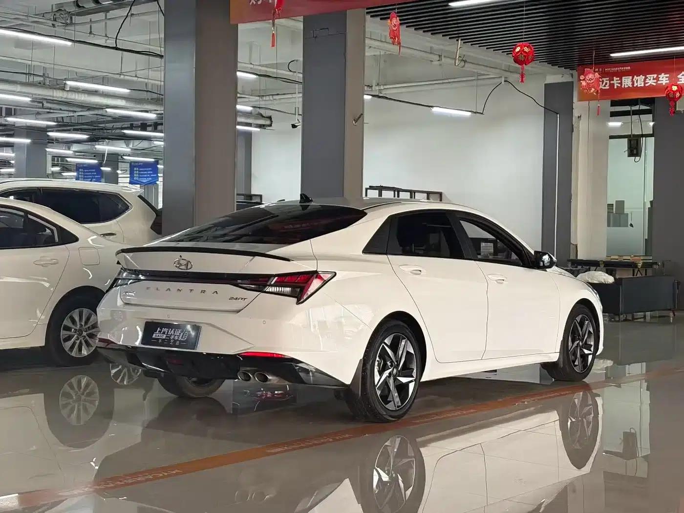 Hyundai Elantra 2022 240TGDi DCT LUX Premium Edition — миниатюра 7