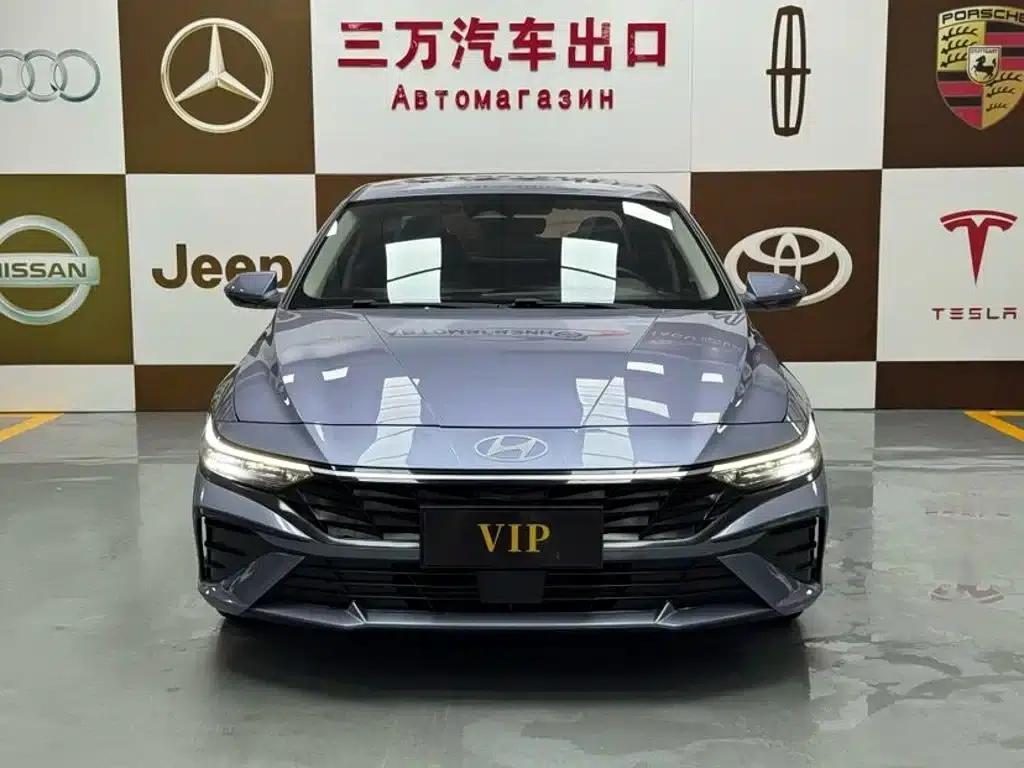 Hyundai Elantra 2023 1.5L CVT LUX Premium Edition — миниатюра 2