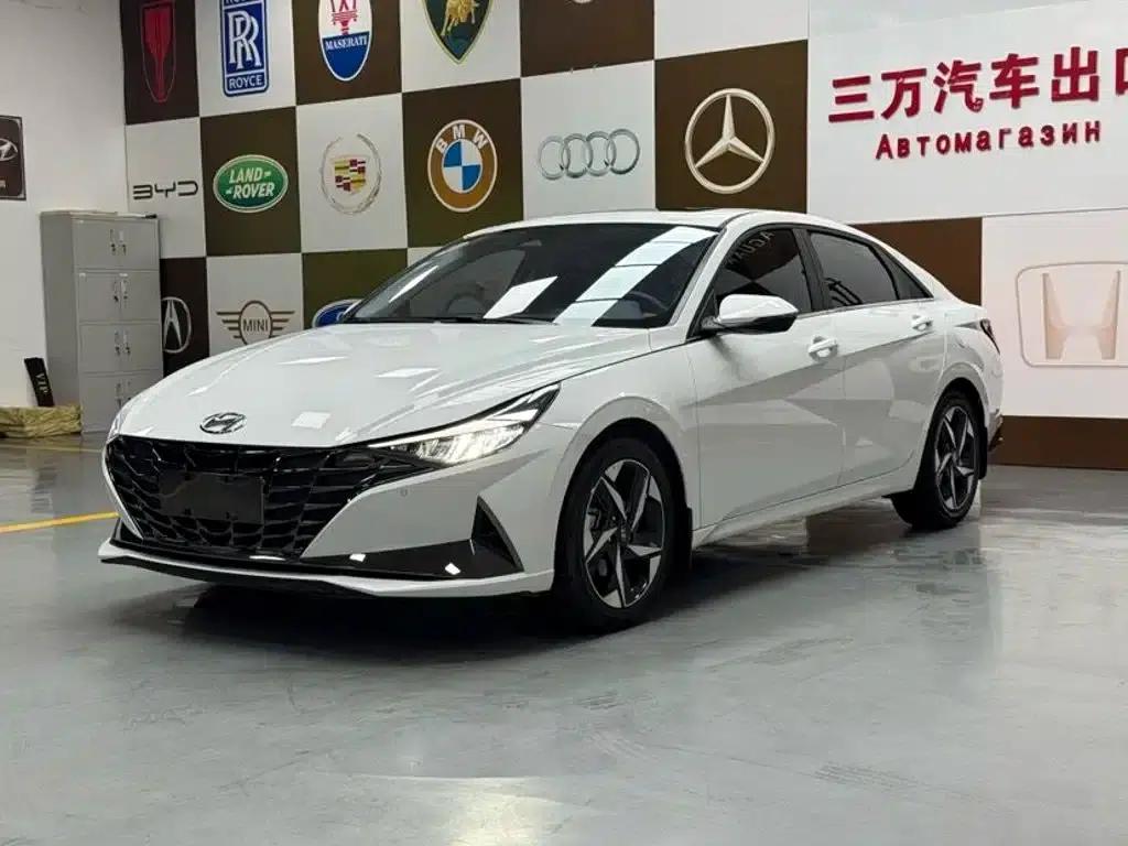 Hyundai Elantra 2022 1.5L CVT LUX Premium Edition — миниатюра 1
