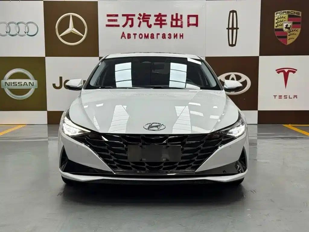 Hyundai Elantra 2022 1.5L CVT LUX Premium Edition — миниатюра 2