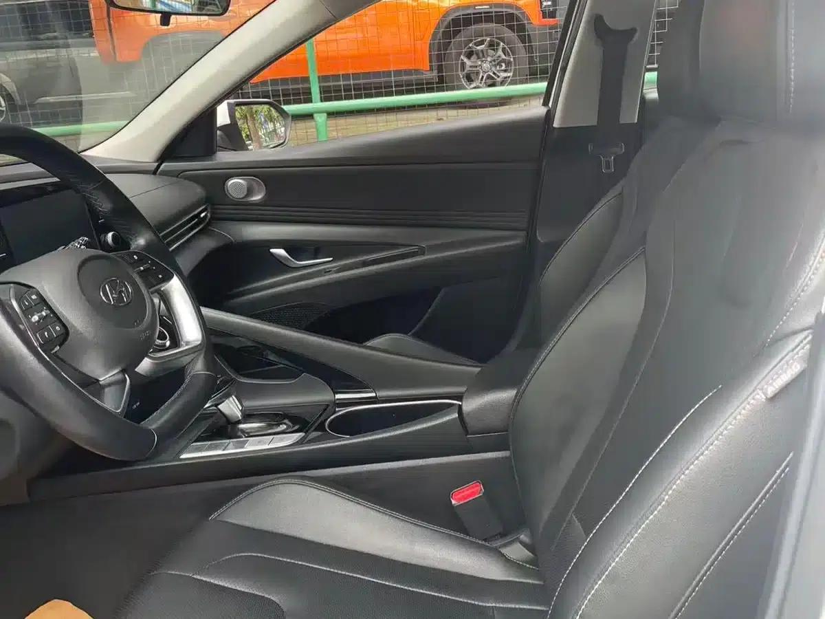 2021 Hyundai Elantra 1.5L CVT GLS Leading Edition — миниатюра 5