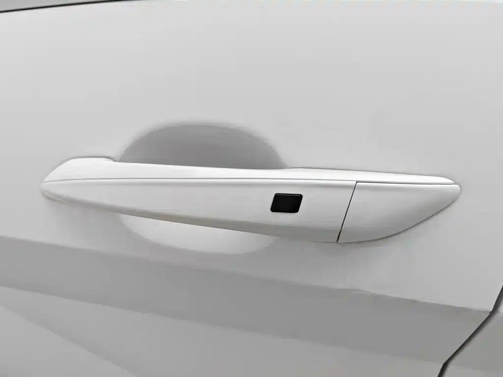 Hyundai Elantra 2023 1.5L CVT GLX Elite Edition — миниатюра 18