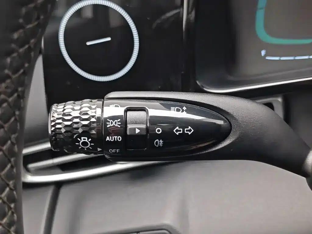 Hyundai Elantra 2023 1.5L CVT GLX Elite Edition — миниатюра 21