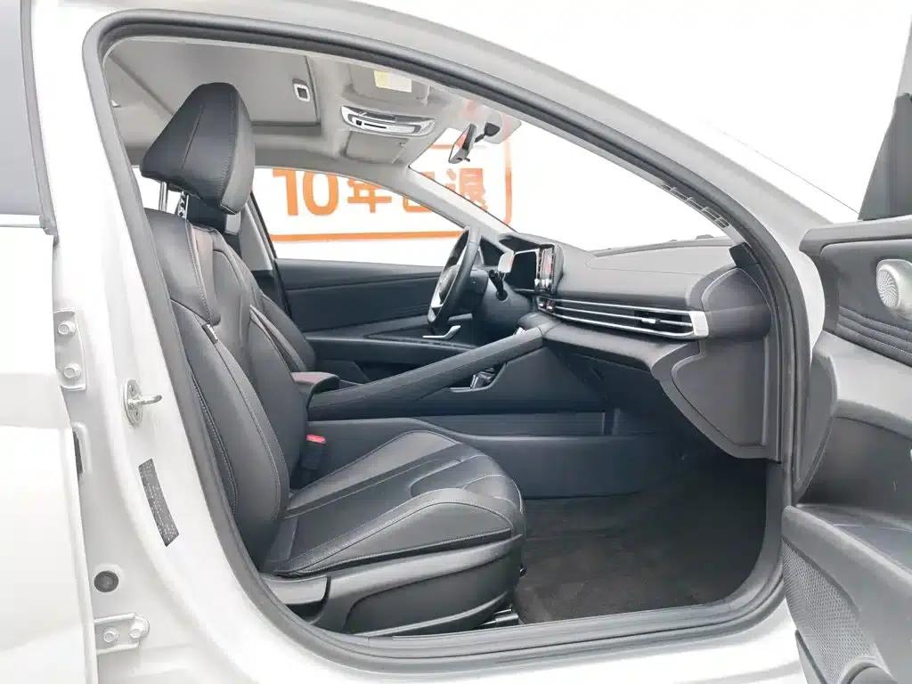 Hyundai Elantra 2023 1.5L CVT GLX Elite Edition — миниатюра 23