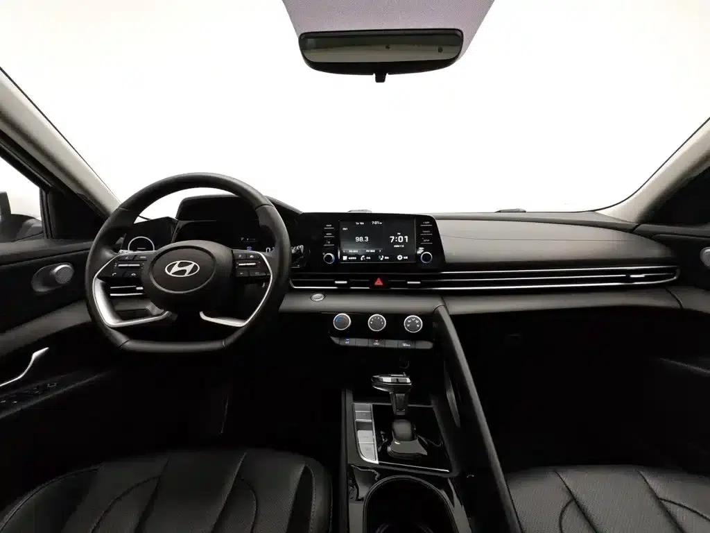 Hyundai Elantra 2023 1.5L CVT GLX Elite Edition — миниатюра 5