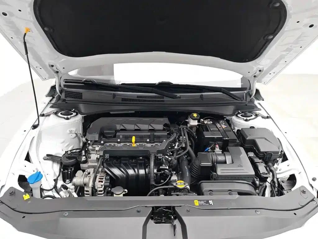 Hyundai Elantra 2023 1.5L CVT GLX Elite Edition — миниатюра 6