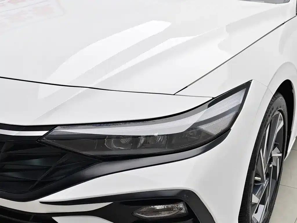 Hyundai Elantra 2023 1.5L CVT GLX Elite Edition — миниатюра 7