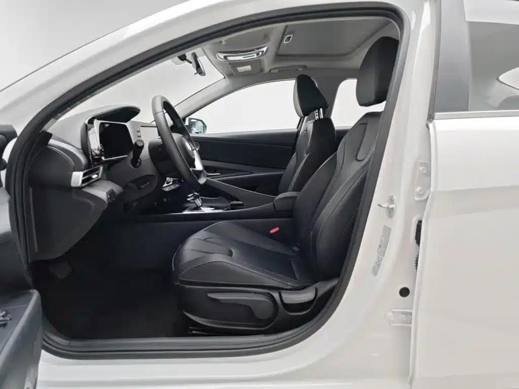 Hyundai Elantra 2023 1.5L CVT GLX Elite Edition — миниатюра 10