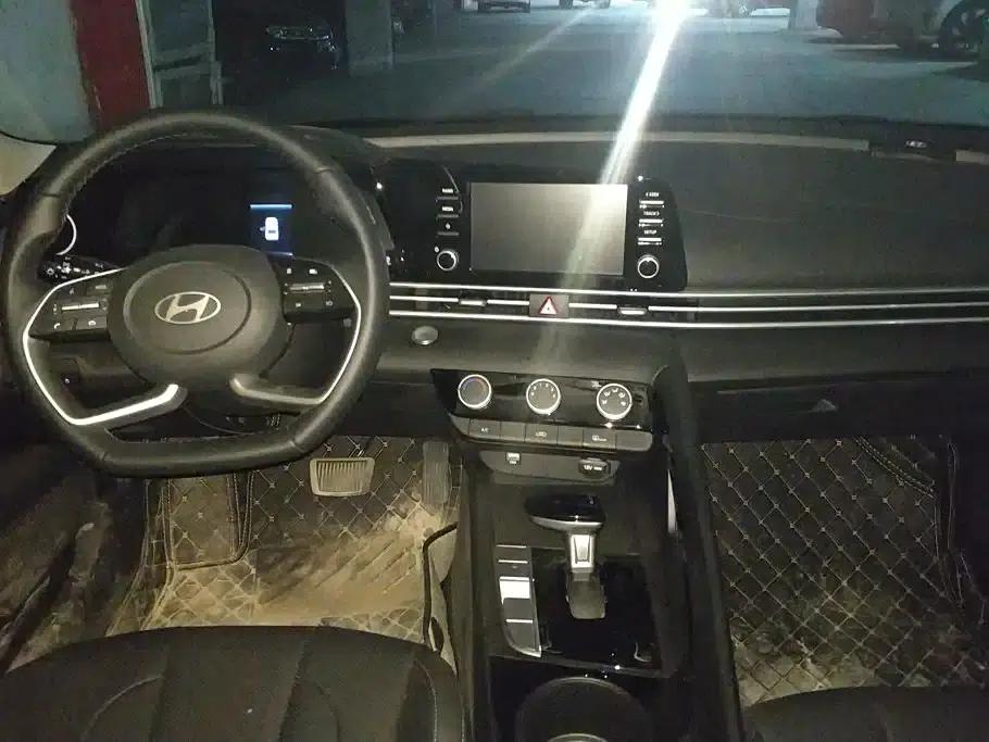 Hyundai Elantra 2023 1.5L CVT GLX Elite Edition — миниатюра 12