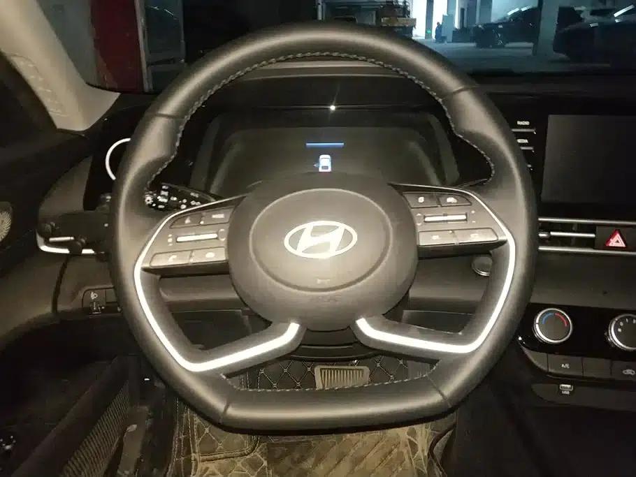 Hyundai Elantra 2023 1.5L CVT GLX Elite Edition — миниатюра 15