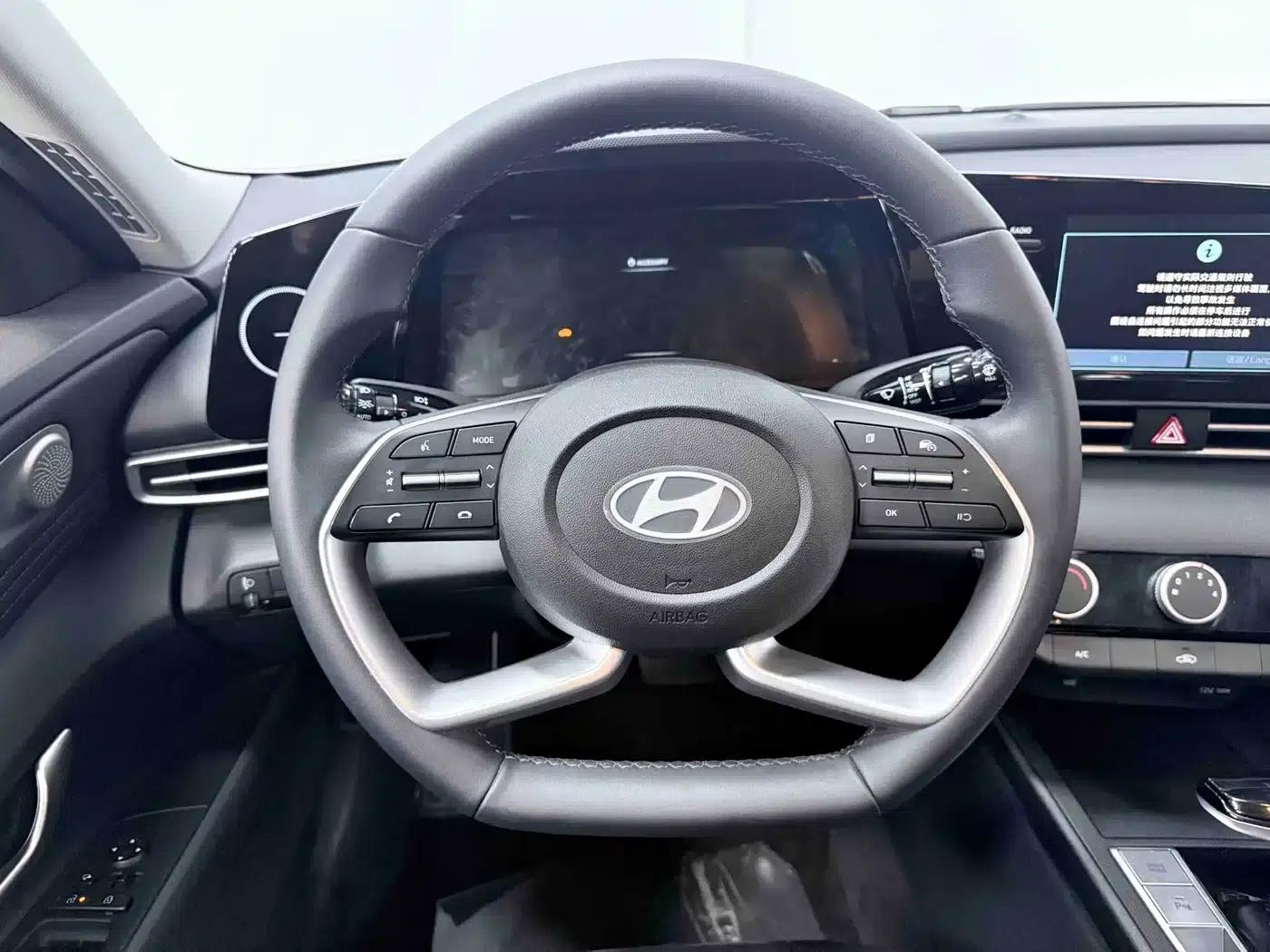 Hyundai Elantra 2023 1.5L CVT GLX Elite Edition — миниатюра 12